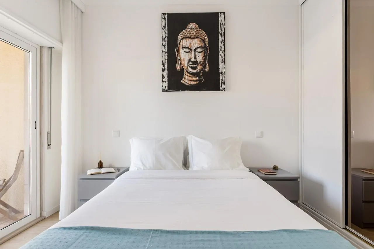 Joivy Cosy Apt In Parede Near The Beach Portugal